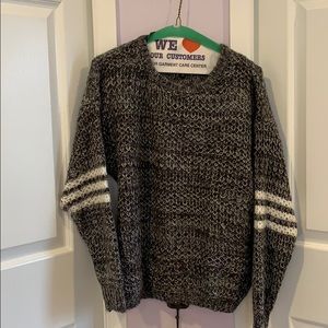 Jessica Simpson Gray knit sweater